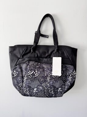 NWT Lululemon Athletica Everything Bag Black Tote Bag | PLWB